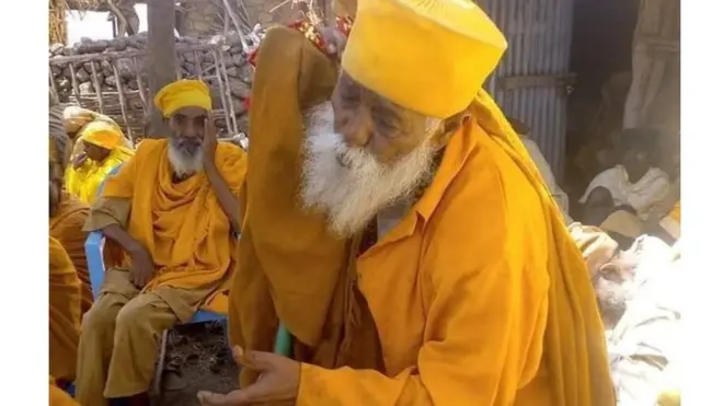 ካብ ዋልድባ ተባሪሮም ኣብ ከተማ ሽረ እንዳስላሰ ደብረብርሃን ቤተ ክርስትያን ስላሴ ዝተዐዓቀቡ መነኮሳት