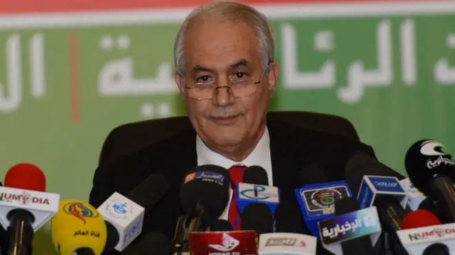 Tayeb Belaiz photographié ici lorsqu'il proclamait les résultats de l'élection présidentielle de 2014 en sa qualité de ministre de l'Intérieur de l'époque.