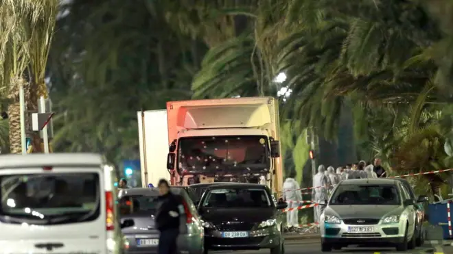 Nice'te saldırının düzenlendiği kamyon