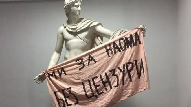 Коли з'ясувалося, що Спартака Хачанова можуть виключити з академії, частина студентів встали на його підтримку