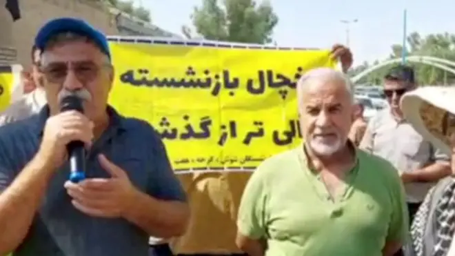تجمع کارگران در حمایت از شریفه محمدی