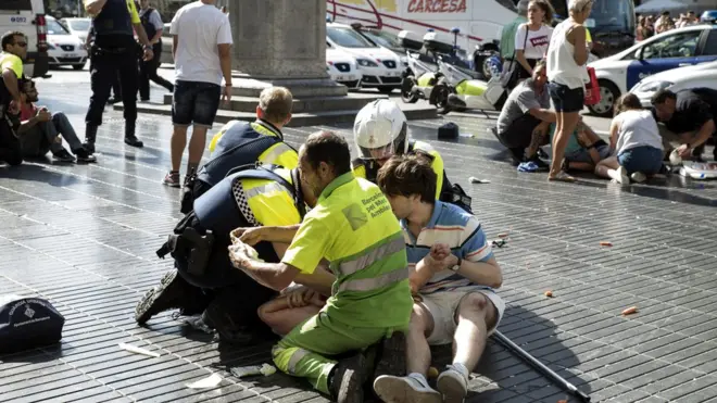 Lebih dari 100 orang cedera akibat serangan mobil barang yang memang sengaja menyasar para pejalan kaki.