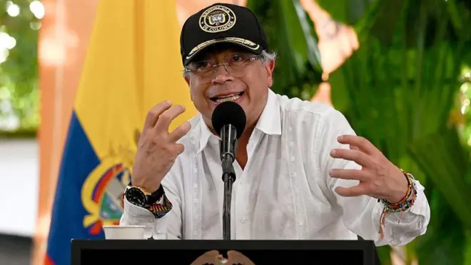 Густаво Петро