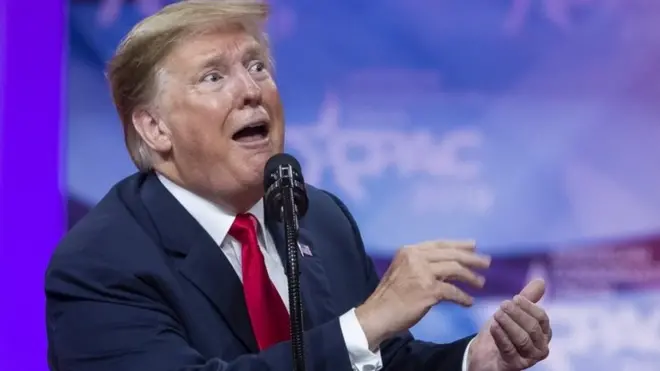 Donald Trump se tomó la libertad de mofarse del acento del ex fiscal general Jeff Sessions.