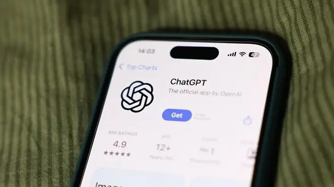 телефоном із чатом джіпіті