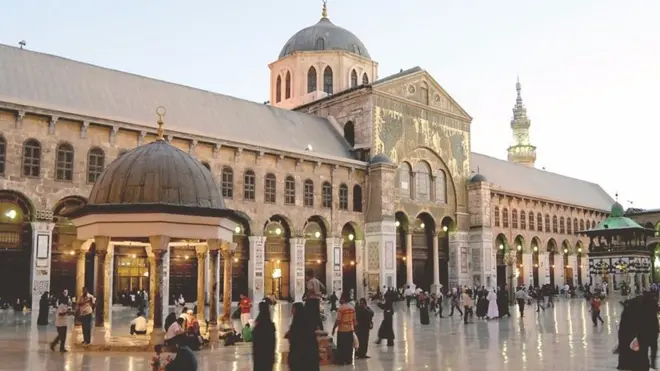 عالم الكتب: دولة التلاوة والإنشاد بين مصر وسوريا