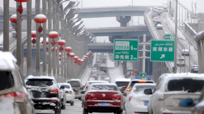 新疆地區暴力頻發，中國當局採取各種措施維護「安定團結」