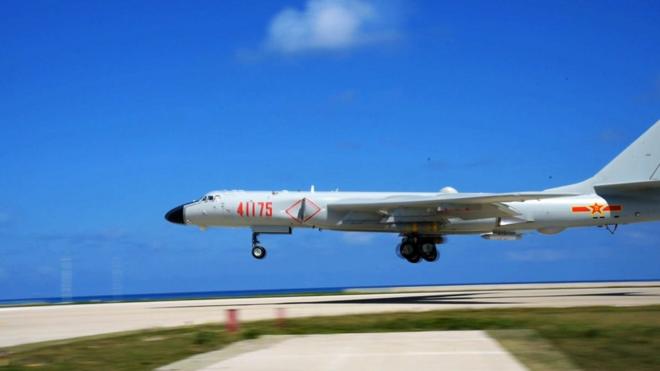 轟-6K在中國南部海域島礁起降