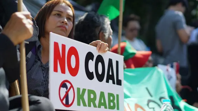 กลุ่มผู้ประท้วงการสร้างโรงไฟฟ้าถ่านหิน จ.กระบี่
