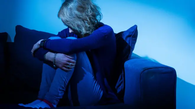 С 2013 по 2015 годы по статье "доведение до самоубийства" было осуждено 65 человек, власти считают, что этого недостаточно и собираются дополнить Уголовный кодекс