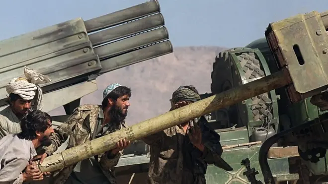 Taliban gunners outside Kabul in November 1996