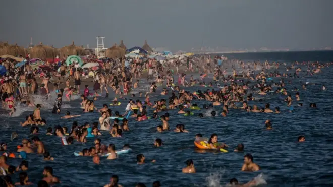 Türkiye sahillerinde yüzenler