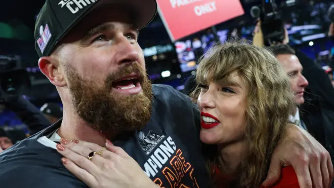 Super Bowl 2024: Taylor Swift celebrates boyfriend Travis Kelce's NFL win - BBC News