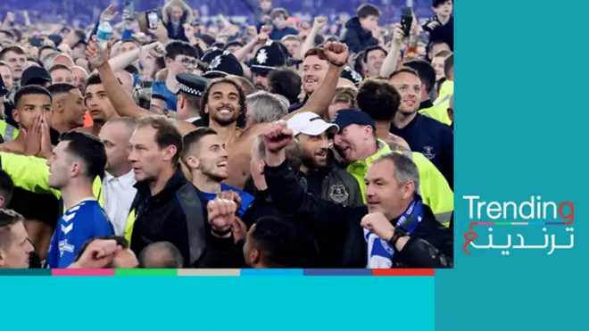 جماهير إيفرتون تقتحم الملعب بعد فوزه على كريستال بالاس