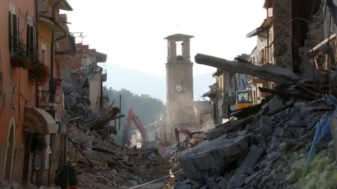 Amatriçe şəhərində zəlzələ 200-dən artıq adamın ölümünə bais olub.