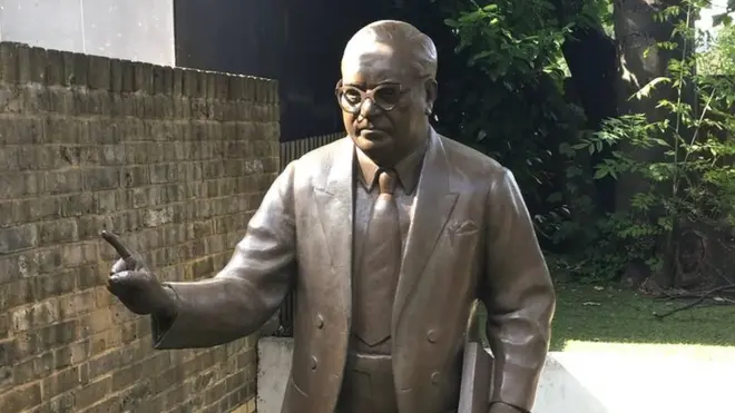 आंबेडकर पुतळा