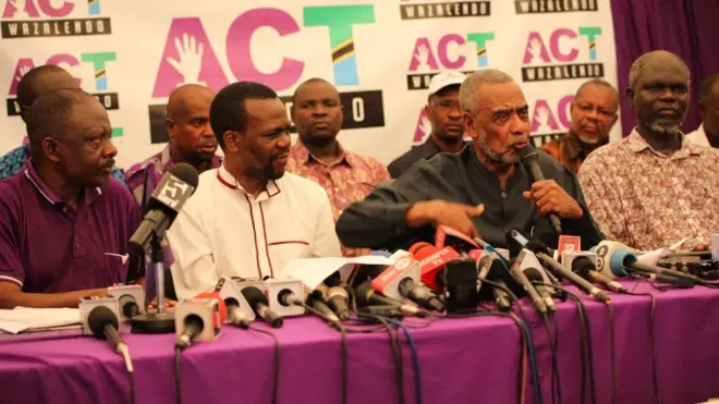 Maalim Seif akipokea ukaribisho