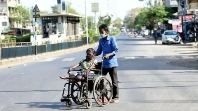 شوارع الهند خالية خلال فرض الإغلاق