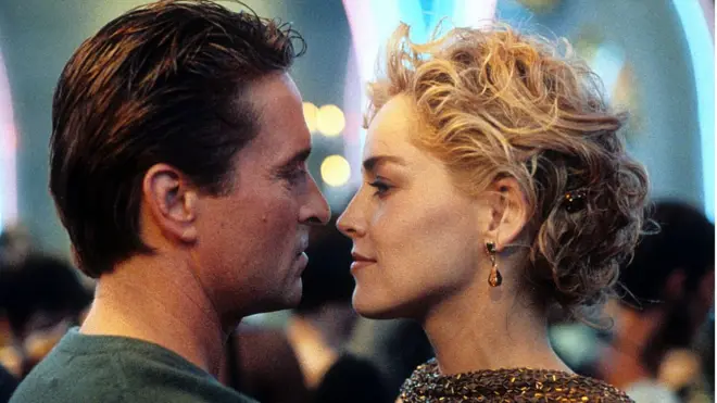 Michael Douglas dan Sharon Stone dalam Basic Instinct