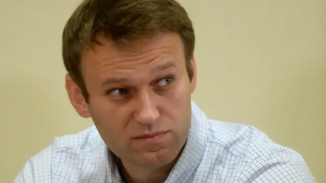 Навальный не стал пропускать очередное заседание суда в Кирове и потребовал, чтобы судья вернул деньги