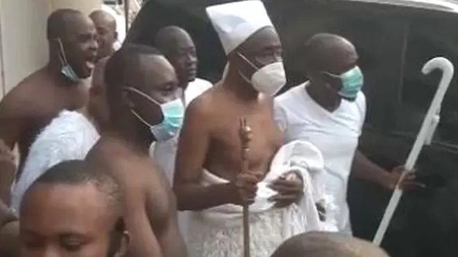 Ọba ilu Eko to n wọ aafin ninu fidio