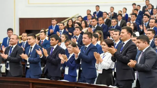 Қурултойда "Камолот" тугатилган ва Ўзбекистон ёшлар иттифоқи ташкил топган