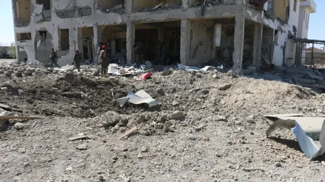 انفجار انتحاری در دیدبانی ساختمان ولسوالی اندر رخ‌داده است