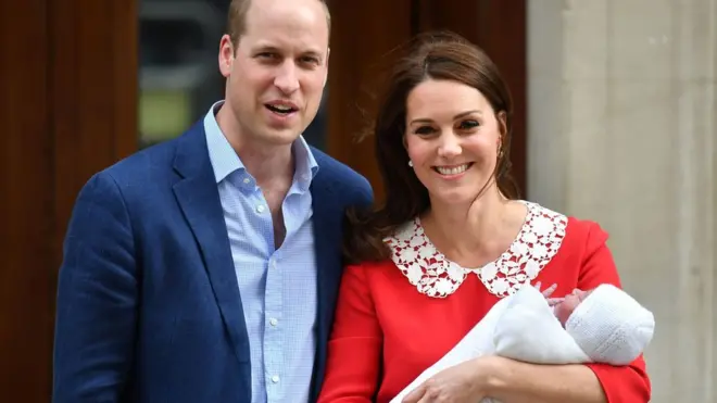 Герцог і герцогиня Кембриджські з новороженним принцом Луї