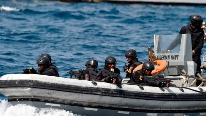 Des éléments des forces spéciales nigérianes en exercice de lutte contre la piraterie
