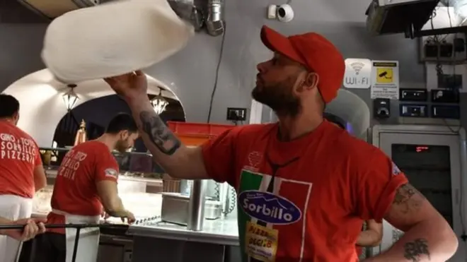 البيتزا معروفة في أنحاء العالم