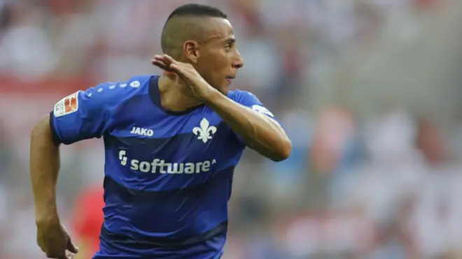 تیونس کے انیس بن ہاتیرہ جرمنی کے ڈرم سٹاٹ کلب سے فٹبال کھیلتے تھے