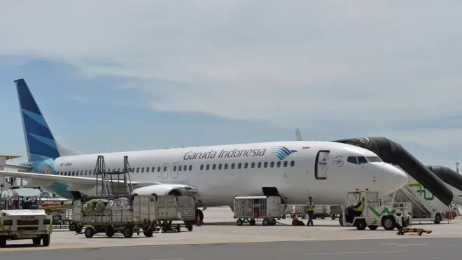 Kementerian BUMN tengah mengevaluasi rute-rute maskapai nasional tersebut yang mencatat kerugian US$283,8 juta atau hampir Rp4 triliun.