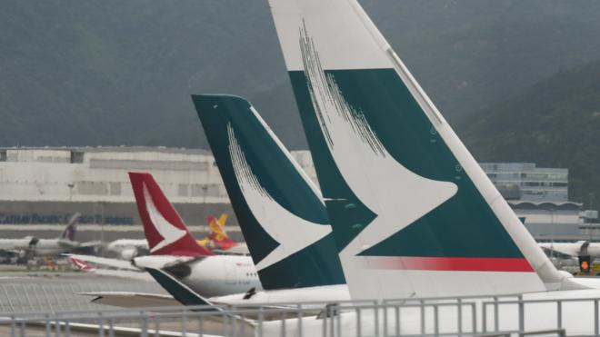 香港国际机场停机坪上的国泰与国泰港龙飞机（11/6/2019）
