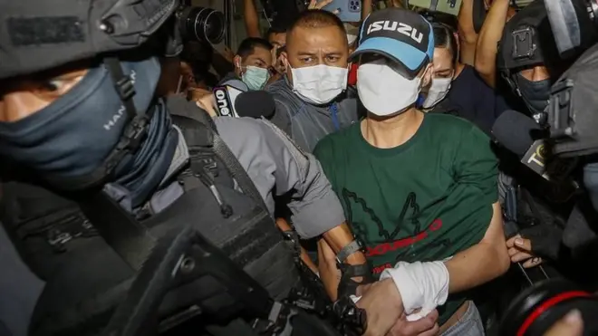 เจ้าหน้าที่ควบคุมตัวผกก.โจ้