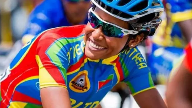 ሞሳና ደበሳይ ቀዳመይቲ ኤርትራዊት ፕሮፈሽናል ተቐዳዳሚት ብሽክሌታ ኮይና'ላ