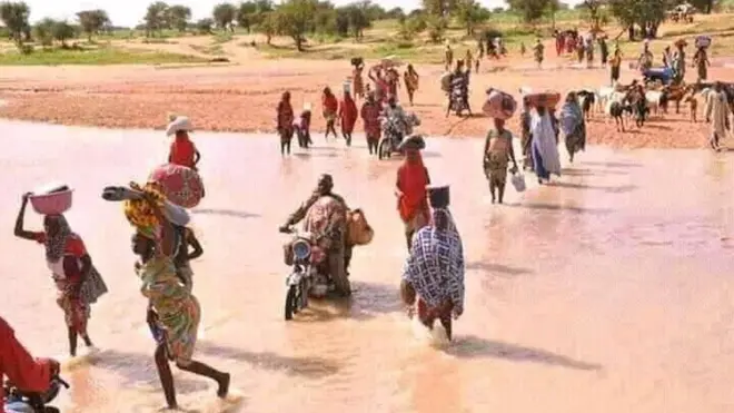 Some Zamfara refugees leaving their villag