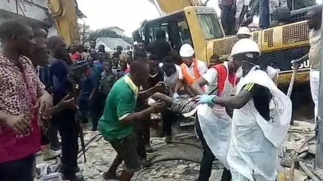 Ndị gbata gbata ka na-achọ ndị mmadụ ka tọrọ n'ụlọ a dara ada