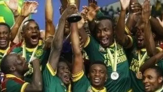 توج المنتخب الكاميروني بلقب كأس أمم أفريقيا لكرة القدم التي تستضيفها الغابون بعد تغلبه عن نظيره المصري بهدفين لهدف.