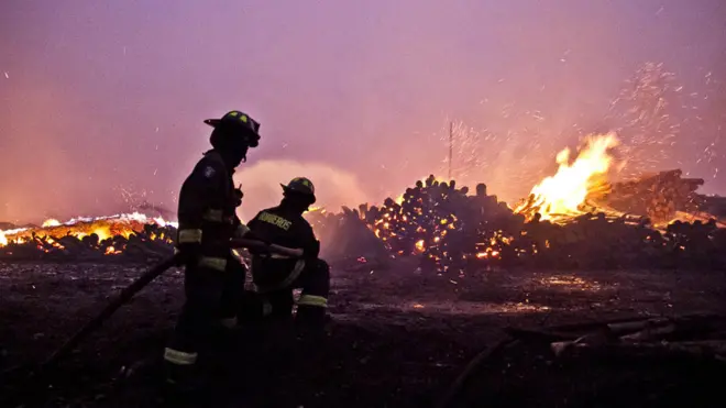 Los bomberos son voluntarios en Chile.