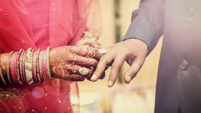 خواتین، مرد، گولڈ ڈیگر