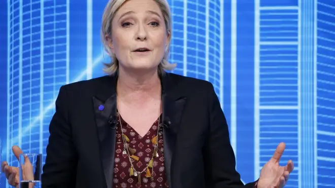 Ле Пен считает обвинения, выдвинутые против нее, политически мотивированными