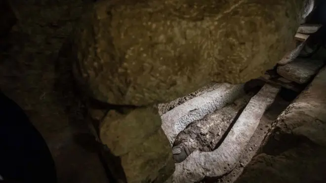 Découverte d'un sarcophage en juin dernier autour du site de Saqqara