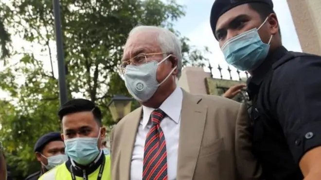 තමා නිර්දෝෂී බව නජිබ් රසාක් පවසයි