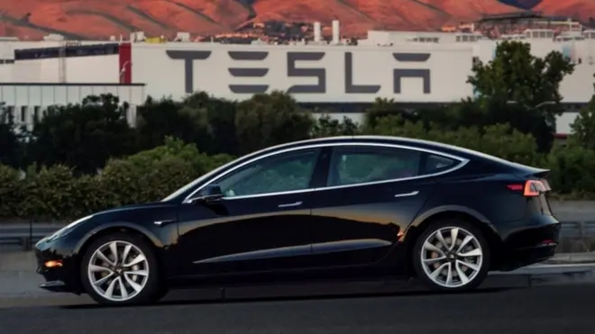 รถยนต์ไฟฟ้ารุ่น Model 3 มีราคาขาย 35,000 ดอลลาร์ หรือราว 1.17 ล้านบาท