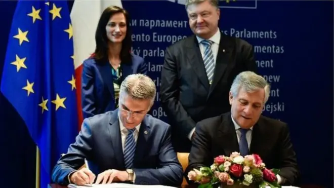 Документ подписали президент Европарламента Антонио Таяни и Кармело Абела, министр внутренних дел Мальты, председательствующей в Совете ЕС