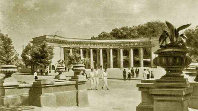 Стадіон "Динамо", на якому тренувалася і грала київська футбольна команда