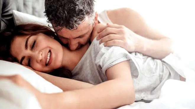 Пара в постели