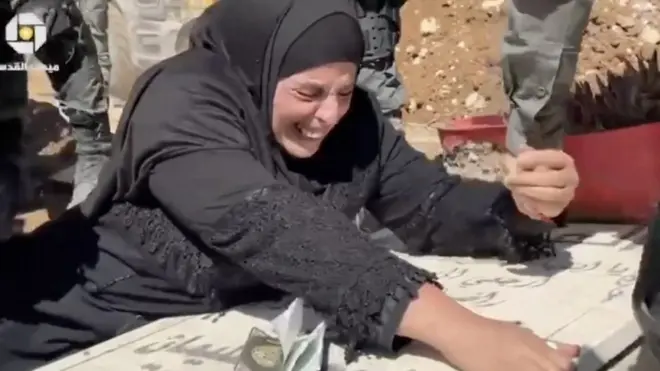 تستمر السلطات الإسرائيلية في عمليات تجريف المنطقة الشمالية من أحد أكبر وأهم المقابر الإسلامية القريبة من المسجد الأقصى.