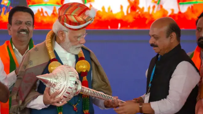 नरेंद्र मोदी