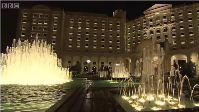 రిట్జ్‌ కార్ల్‌టన్‌ హోటల్